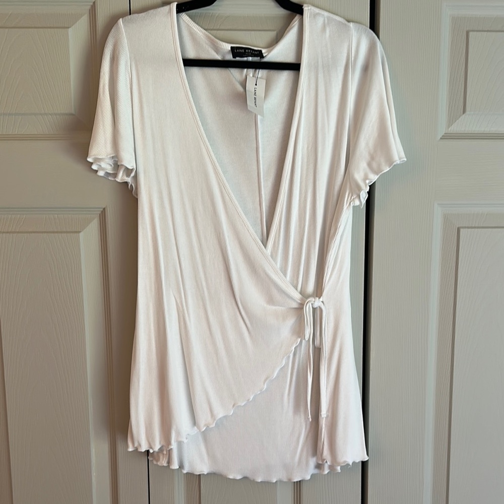 Lane Bryant Classic Cap Flutter-Sleeve V-Neck Wrap Shirt in White size 14/16 NWT